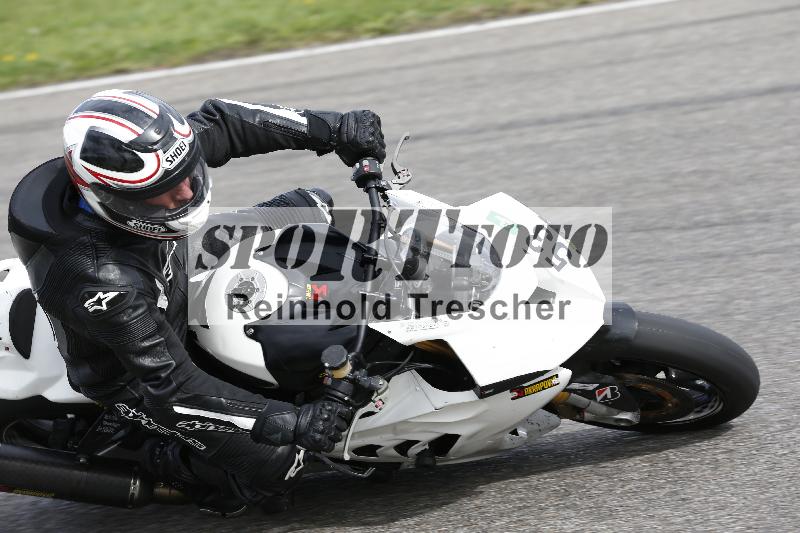 Archiv-2025/53 16.09.2025 Track Day Domi Aegerter ADR/Gruppe gruen/53